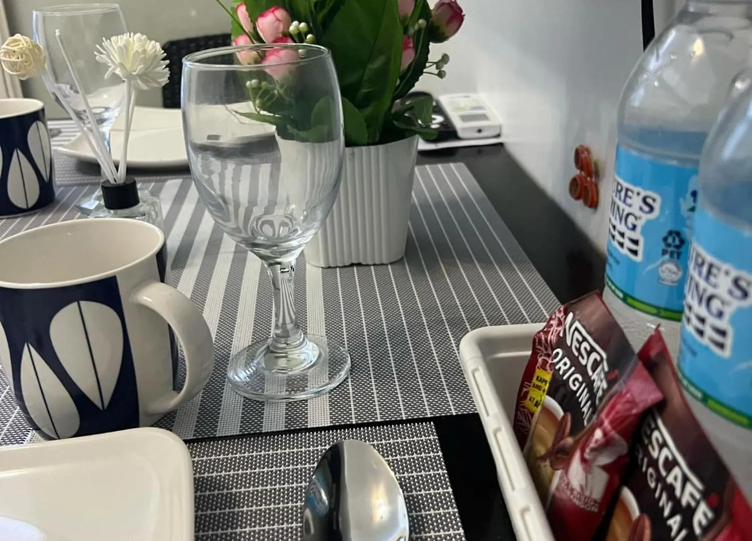 Mnm Place 마닐라 아파트호텔